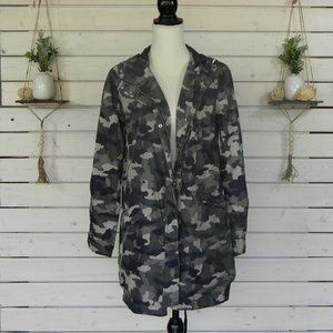 Charlotte Russe Jackets & Coats Charlotte Russe Camo Rain Jacket